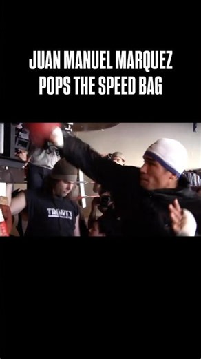 Juan Manuel Marquez pops the speed bag #boxing #boxeo #boxingtraining