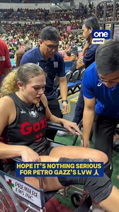 PRAYERS UP 🙏 Petro Gazz Angels import Lindsey Vander Weide exits the court in tears after suffering an injury from a bad landing on a teammate’s foot during a block attempt in Set 1 against the Creamline Cool Smashers in the 2025 PVL Reinforced Conference quarterfinals. | via Jamie Velasco, Aivan Episcope/One Sports #PVL2025 #TheHeartofVolleyball #OSOnTheSpot | One Sports