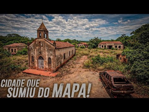 EVERYTHING WAS LEFT BEHIND! CARS ROTTING IN AN ISOLATED AND GLOOMY GHOST TOWN!