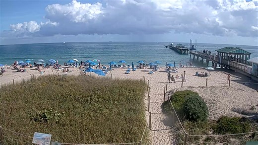 Explore the seaside village of Lauderdale-By-The-Sea, FL with these live streaming webcam views! EarthCam and the Town of Lauderdale-By-The-Sea invite you to experience the best of this sunny destination, including the ocean, beach, Anglin's Pier, Anglin's Square and Commercial Boulevard. | EarthCam