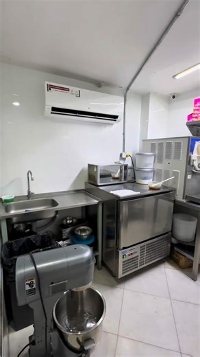 Detrás de cada bola de gelato, hay un proceso que cuidamos con el corazón 👩🏻‍🍳🧑🏻‍🍳🍨 | La 60, Heladería & Comida rápida