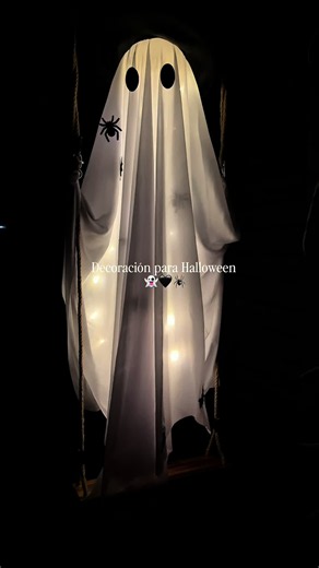 Decoración de Halloween 👻fantasma en columpio 🎃🖤🕷️ #halloweendecor #halloweendecorations #decoracionesdehalloween #halloween #👻🎃