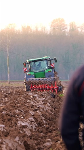 💪VOYAGER S70 in challenging condition ⚫ 🔴 #gregoirebesson #agriculture #farming