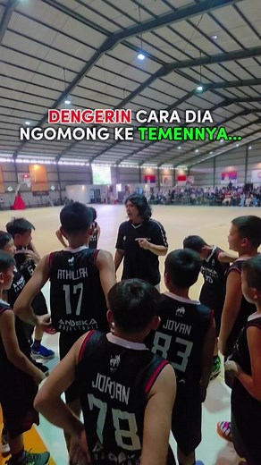 Kadang yang bikin aku bangga bukan skillnya. Tapi cara dia memperlakukan temennya di lapangan. sound check berhasil! #olahragatiktok #coachjojoliem