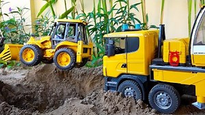 Truck car toy sand play excavator | Kids Toy TV