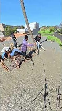 Bora acompanhar essa concretagem da laje maciça #construçãocivil #concretousinado #pedreiro #obra