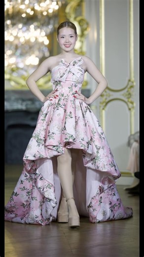 Watch This Petit Model Shine 🌟 #catwalktour #parisvlogger #parisfashionweek2026 #modeling