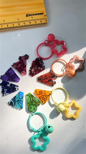 TeckWrapCraft| TeckWrap Brand on Instagram: "Let’s make a bestie keychain for everyone this Christmas🤩🎄 Materials -TeckWrap inkjet printable shrink sheet translucent -TeckWrap teeezer -Flatten tool -Heat gun ✨Shop on teckwrapcraft.com✨ #teckwrapcraft #teckwrapvinyl #christmas #shrinkplastic #keychain"