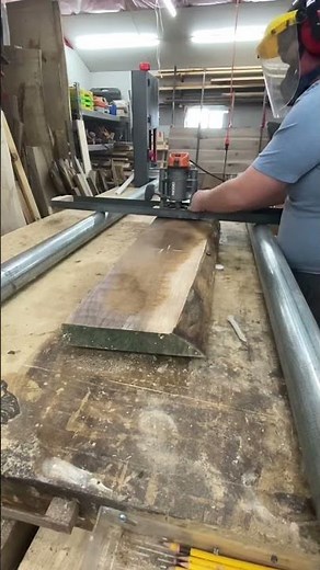 Using my router sled to flatten a slab. #slab #woodwork #router #liveedgewood