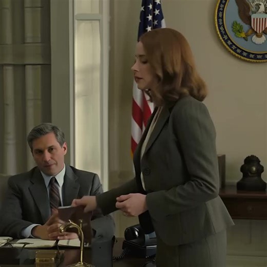 “That Passbook Should’ve Stayed Buried,” Mom Snapped—She Tossed Grandpa’s ‘Junk’… Until the Bank Manager Took One Look and Locked the Doors “That passbook should’ve stayed buried,” my mom said, and she dropped Grandpa Eugene’s old leather book into the kitchen trash like it was yesterday’s junk mail. She didn’t even hesitate, and that was the part that stayed with me. I’m Danica Gross, thirty-one, a paralegal in Columbus, the kind of person who saves receipts and screenshots because I’ve learned