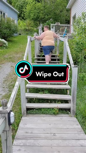 dirty dancing wipe out as requested by Vicki!!! #newfiesoftiktok #da_wives #east2westclic #riddlemedat81