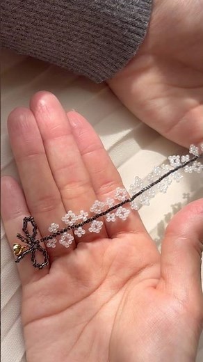 DAISOビーズで作る｜白×黒の大人ブレスレット