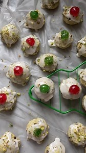 🇮🇹 Make some CANNOLI Cookies for Santa this year! 🎅🏻 RECIPE HERE➡️ https://www.cookingwithnonna.com/italian-cuisine/cannoli-cookies.html | Cooking with Nonna