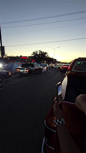 La Humilde: Chevy C10 Burnout Show