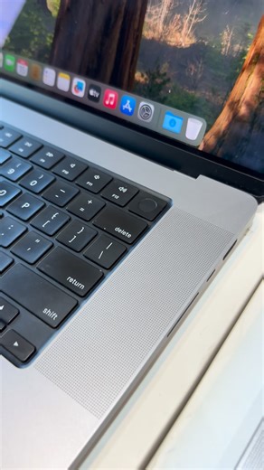 Macbooks Empire on Instagram: "🔥🔥OFFER OFFER OFFER. 🔥🔥 MacBook PRO 2021 16-inch With M1 MAX RAM:64GB SSD:1TB PRICE:3,950,000 ONLY Call or WhatsApp:0714329731"