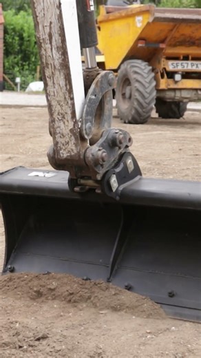 ALS LANDSCAPING REVIEW RHINOX! #excavator #landscaping #excavatorbucket #excavatorattachment