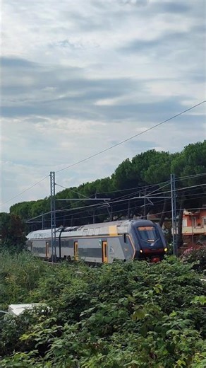 Hitachi Rock fährt durch Riccione