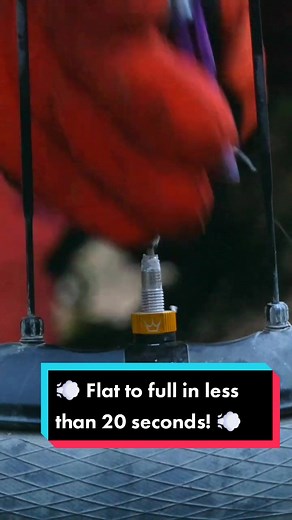 The fastest and easiest way to inflate 💨 Go from flat to full in less than 20 seconds! 💨 Peaty's new Holeshot CO2 Tyre Inflator Kit with it's straight line, compact design enables faster airflow for rapid inflation, and creates less stress on your tubeless valves when you’re using it as you’re coming at the valve straight on, rather than at a 90-degree angle! 👑💨 The straight line is the fastest line! #cycling #mtb