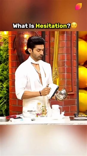 @max.editionn on Instagram: "日本利用压电瓷砖将脚步转化为电能。这些瓷砖捕捉来自你脚步的动能。当你行走时，你的重量和动作会对瓷砖产生压力。瓷砖会轻微弯曲，从而产生机械应力。瓷砖内部的压电材料将这种应力转化为电能。每一步都会产生少量电荷，而数百万步结合在一起就能产生足够的电力来驱动 LED 灯、数字显示屏和传感器。在像涩谷车站这样繁忙的地方，每天大约有 240 万个脚步为这一系统作出贡献。这些电能可以被储存或立即使用，从而减少对传统电力来源的依赖，并支持可持续的城市基础设施。这种方法将日常运动转化为实用的可再生能源 #日本 #知识 #事实 #你知道吗 #推荐 #科技 #创新 #历史 #技术 #实验 #热门 日本利用压电瓷砖将脚步转化为电能。这些瓷砖捕捉来自你脚步的动能。当你行走时 你的重量和动作会对瓷砖产生压力。瓷砖会轻微弯曲，从而产生机械应力。瓷砖内部的压电材料将这种应力转化为电能。每一步都会产生少量电荷，而数百万步结合在一起就能产生足够的电力来驱动 LED 灯、数字显示屏和传感器。在像涩谷车站这样繁忙的地方，每天大约有 240 万个脚步为这一系统作出贡献。