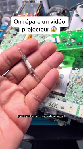 Réparation d'un vidéoprojecteur : guide pratique