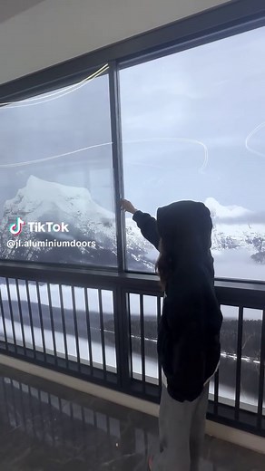 There is also a clothes drying rod under the double-track large sliding window.#aluminium #chinafactory #glass #slidingwindows