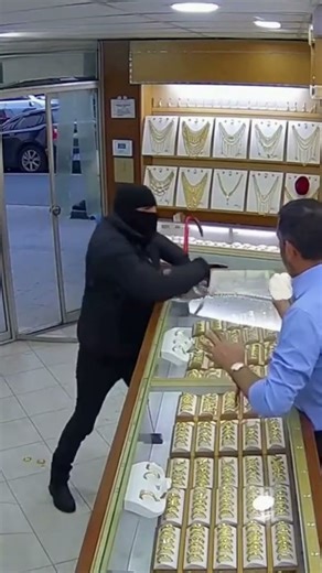 A professional robbery at a jewelry store — they stole everything