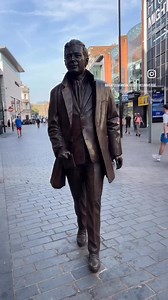 9.3K views · 13K reactions | Brian Epstein: Rest in peace  58 years ago  @hluduvice #brianepstein #thebeatles #guiaemliverpool #beatlestour #liverpool #beatleguide #guiabrasileiro #guiaturístico #guiaturístico #beatlesstory | The Beatles - Fans Across The Universe | Facebook