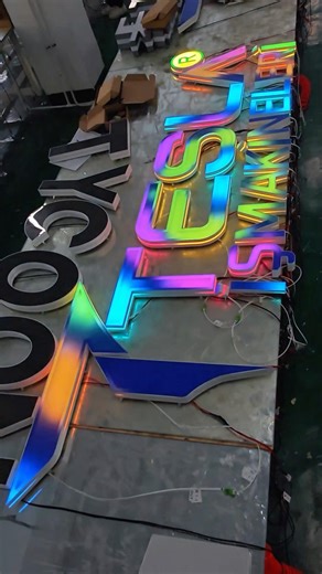 Nowadays, it is popular in stores to install this type of billboard. #ledlight #signature #lightbo