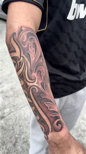 San Diego Tattoo Artist on Instagram: "Some freehand filigree with a some added shading to some lettering I did over a year ago! Overall fun session 🙌 #sandiegotattooartist #sandiegotattoo #fyp #chicanoart #letteringtattoos"