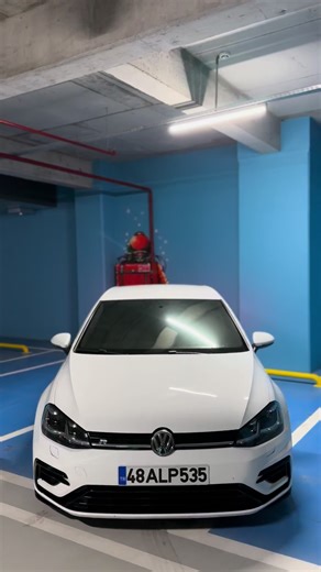 Volkswagen Golf 7: Features and Performance Overview