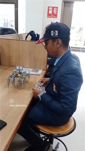 my walking robot based on theo johnson mechanism #robotics