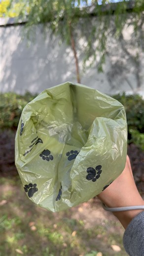 😍 “No more staring at the poop wondering how to pick it up.” 😂💩✔️#dogmom #dogsoftiktok #pet #puppy #petsupplies