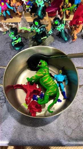 Crafting Chaos: Dyeing Blood Knight Skeletor & Hellcat with Rit Dye BAM Reviews
