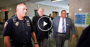 Bannon Surrenders to Face Charges in Border Wall Case