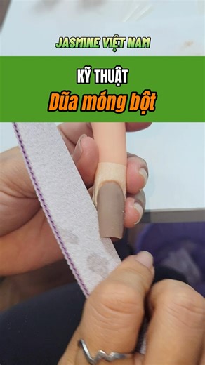 Dũa shape - mài dũa móng bột cho người mới học nails #Jasminebeautyschool #jasminevietnam #dua #duamongtay #hocnails #nailstech #nailsusa #hocnail #hocnailsdinuocngoai #hocnaildinhcumy #hocnaildimy #nailsart #nailslicense #naillicense #xuhuong | Jasmine Beauty School Việt Nam
