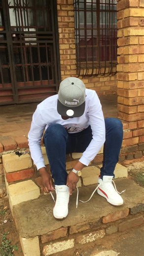 Kuyazwela by Long division ..isiyatholakala ingoma online 🙏