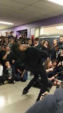 Les twins dance performance at l'école LeBlanc