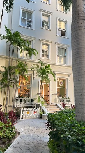 764 reactions · 36 shares | Moana Surfrider, A Westin Resort & Spa, Waikiki Beach❤️ #islandlife #aloha #hawaii #oahu #fblifestyle #highlightseveryonefollowers | Letboyong MonCab | Facebook