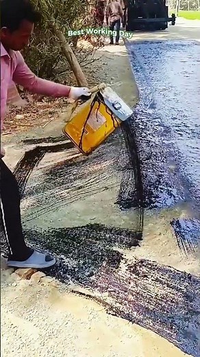 Manual application of bitumen emulsion paving