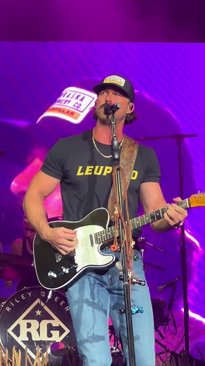 Riley Green Live Performance at State Fair with Duckman 🦆🎶🔥