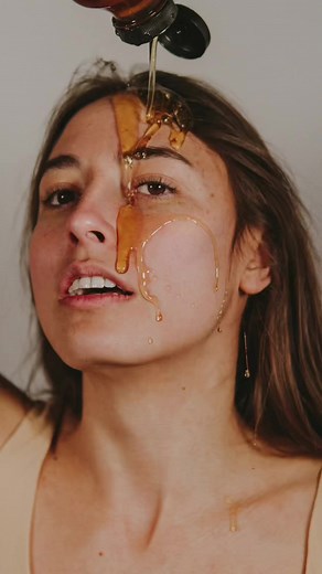 Replying to @blakelygeo To be honey & glass 🍯🫶 #honeyphotoshoot #honey #photography #sueshutterbug