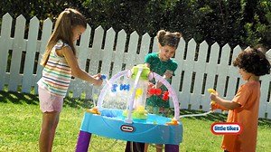 Make a splash this spring with the Battle Splash and Pop ‘n Splash Surprise! 💦 Available at @Walmart. Shop Battle Splash: http://bit.ly/WMBattleSplash Shop Pop ‘n Splash Surprise: http://bit.ly/WMPopnSplash | Little Tikes