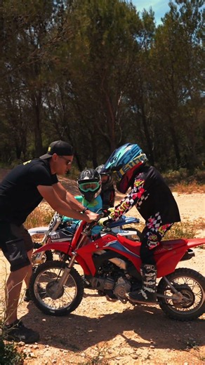 Elle a découverte de nos petits pilotes loisirs ✨🏁 #motocross