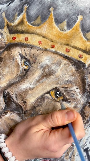 Personal hand painted denim jacket #handpainted #nashville #nashvilletn #tn #Tennessee #acrylic #painted #art #artist #creative #creativeprocess #process #crown #lion #country #music #denim #customdenim #denimjacket #oneofone | Alexa Wisnieski