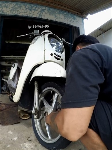 Ganti Ban Luar Honda Scoopy dengan Mudah