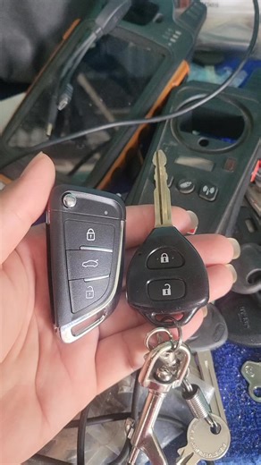 programación de llave con chip#cerrajeromanagua #cerrajeros #llaves #toyota #rav4