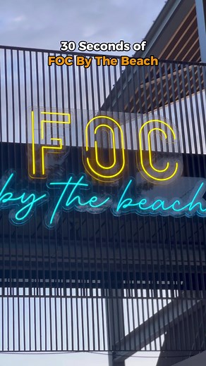 🌊 30 seconds of paradise at FOC By The Beach 🏖️✨ From stunning Palawan Beach views to mouthwatering bites, this is your ultimate chill spot! ☀️🍹 #SentosaIsland #WhereDiscoveryNeverEnds #FOCByTheBeach #sgfoodie #visitSG #WhatToDoSG