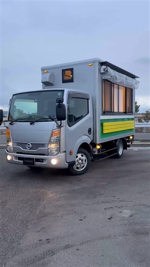 #仙台 にある#キッチンカー屋 です！ #レスキューキッチンカー 完成です！ #starlink #speacex #スペースx #イーロンマスク #災害対策 #株式会社three #スリーキッチン | takashi sanpei /キッチンカー製作/TUKTUK/イベント