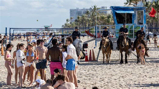 Spring break crowds flood Fort Lauderdale Beach