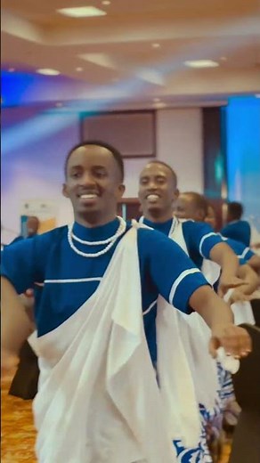Watch how the Rwandese shows us these beautiful Amaraba dance steps.
